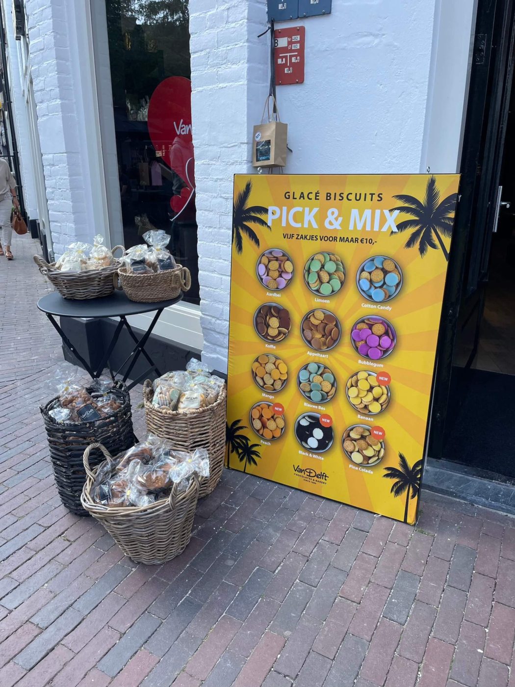 van delft chocolates winkelposter harderwijk design studio knallr